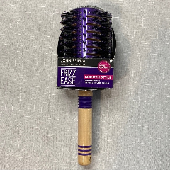 John Frieda Smooth Style Boar Bristle Vented Round Brush ionic and ceramic - Picture 2 of 8